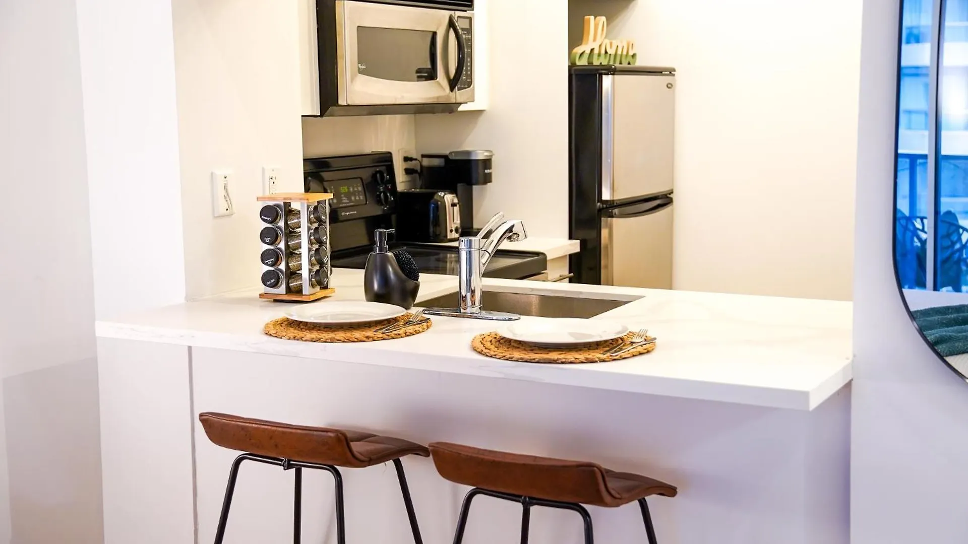 Apartment Spacious Studio In The Heart Of Downtown Toronto
