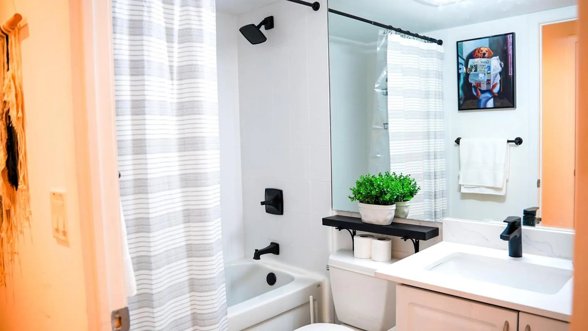 Spacious Studio In The Heart Of Downtown トロント カナダ