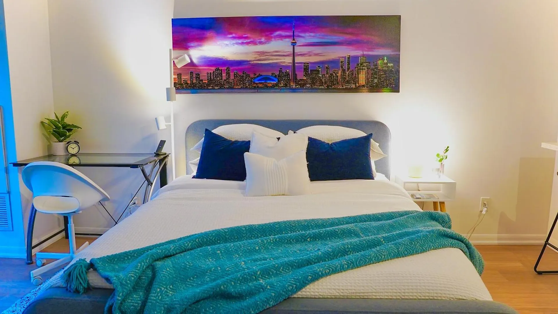 Spacious Studio In The Heart Of Downtown Toronto location